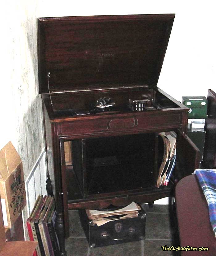 Victor Colony Model Victrola Front